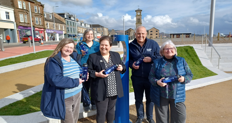 The new tap was launched with the help of the local MSP and Plastic Free Helensburgh Helensburgh Top Up Tap