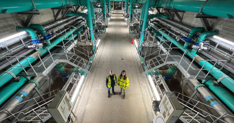 Scottish Water employees hosts tour of leading Water Treatment Works for delegate from USA Scottish Water employees hosts tour of leading Water Treatment Works for delegate from USA